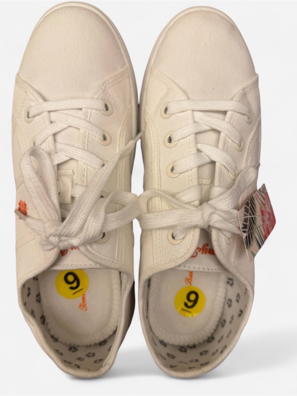 Tommy Bahama White Canvas Sneakers Size 9